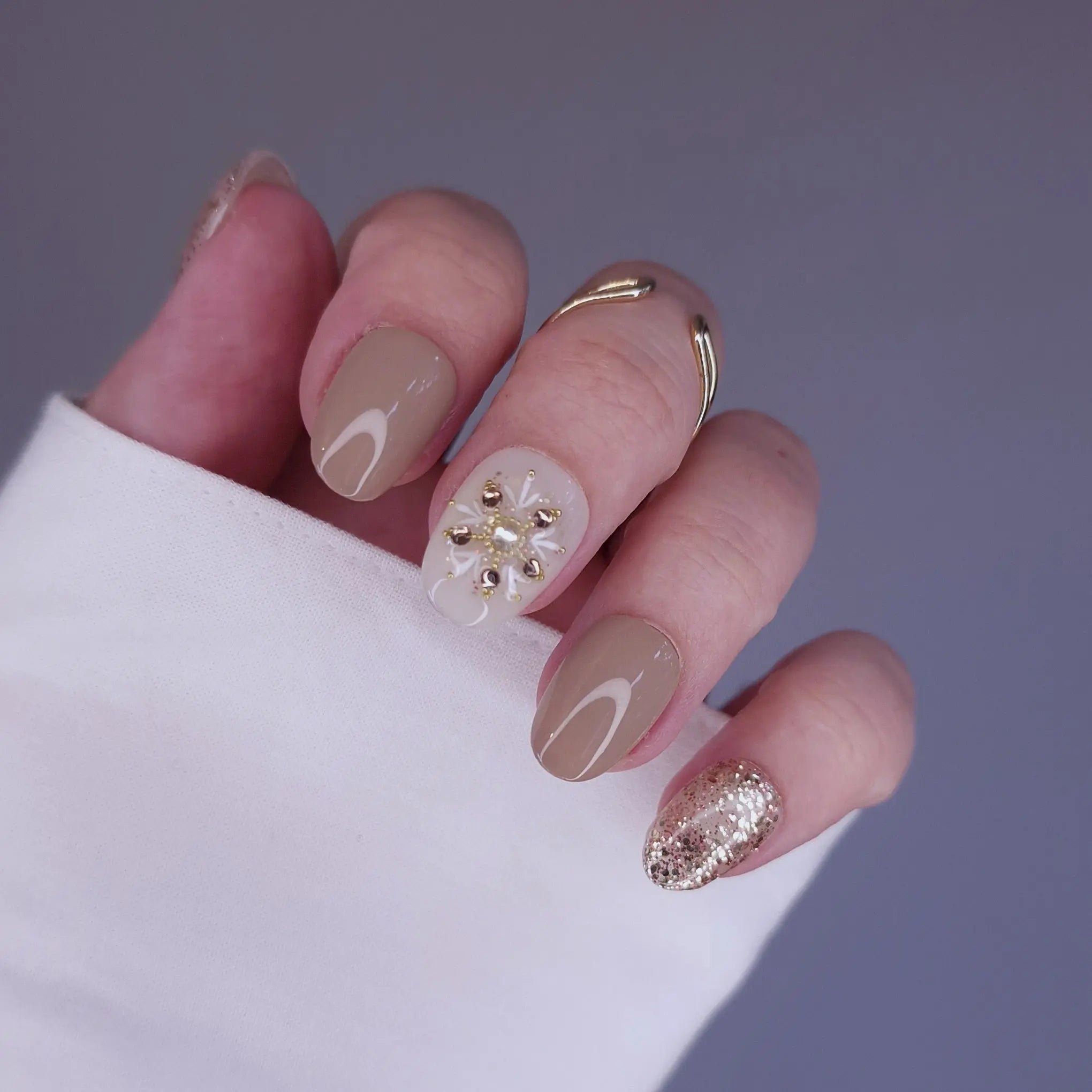 Coffret Pres On Nails Noël 2025 - Édition Limitée ( 2 kits, 4 poses possibles) Lourya Studio