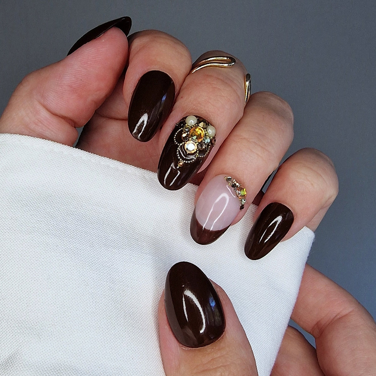 Press-on nail's-Moka Lourya Studio