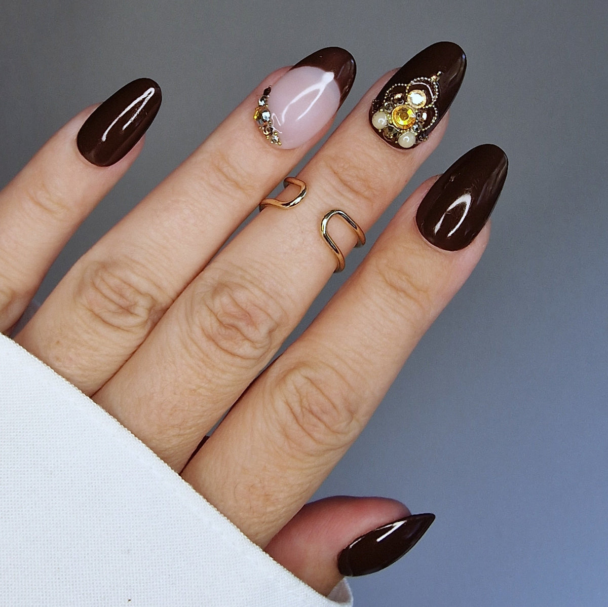 Press-on nail's-Moka Lourya Studio