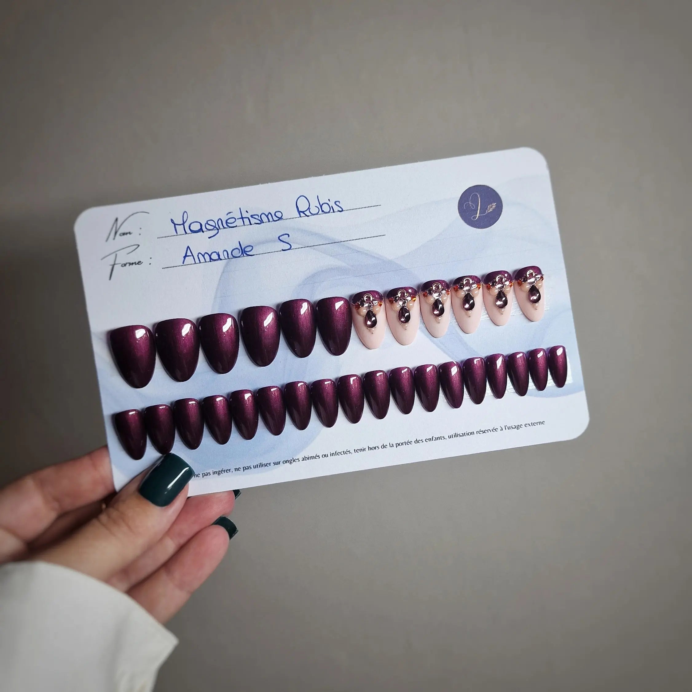 Magnétisme Rubis - Press On Nails (Amande) Lourya Studio