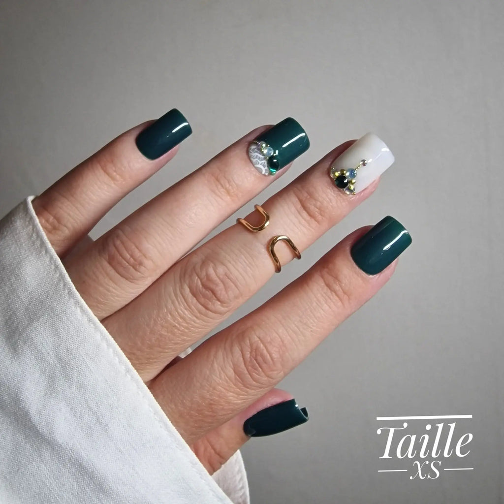 Forêt Enchantée - Press On Nails (Carré) Lourya Studio